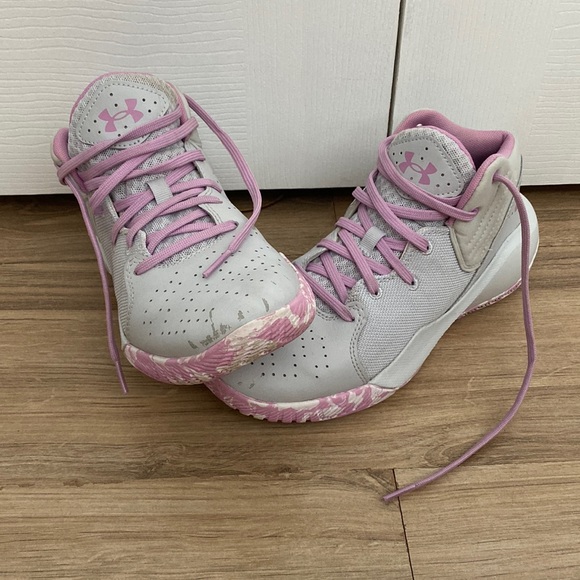 Under Armour Other - Girls Basketball shoes